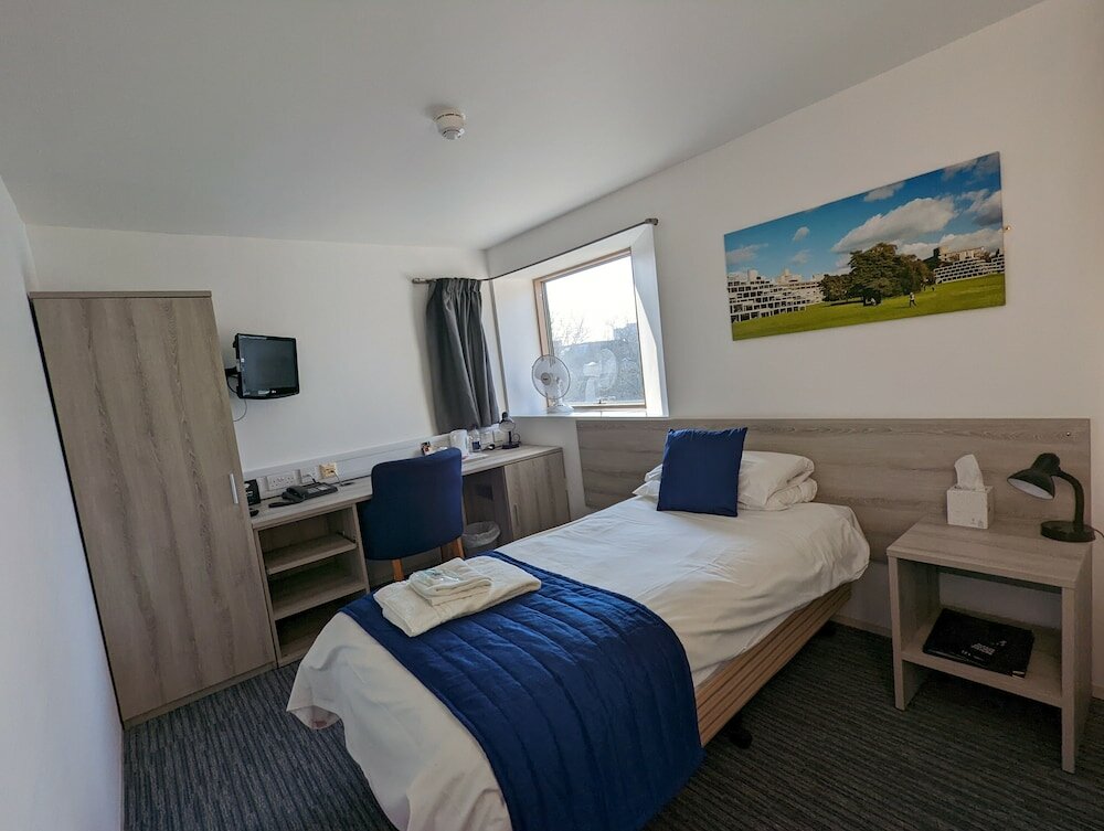 Фото Broadview Hotel