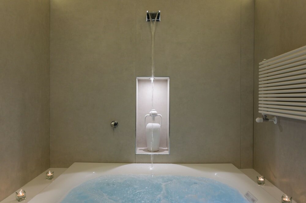 Фото Prescious Suite 25 with Hot Tub