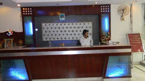 Фото Hotel Maanvi