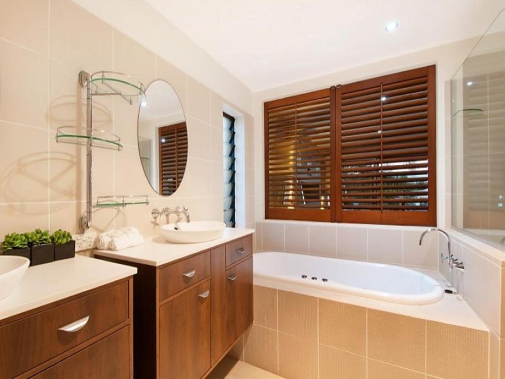 Фото The Villa-Whole House 6 Bedrooms 3 Bathrooms