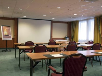 Фото Nh Fribourg Hotel