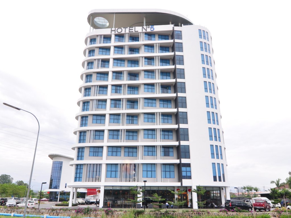 Фото отеля 1