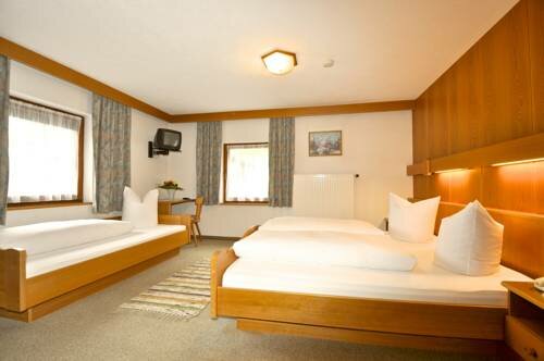 Hotel Gasthof Mathonerhof, Ishgl, photo