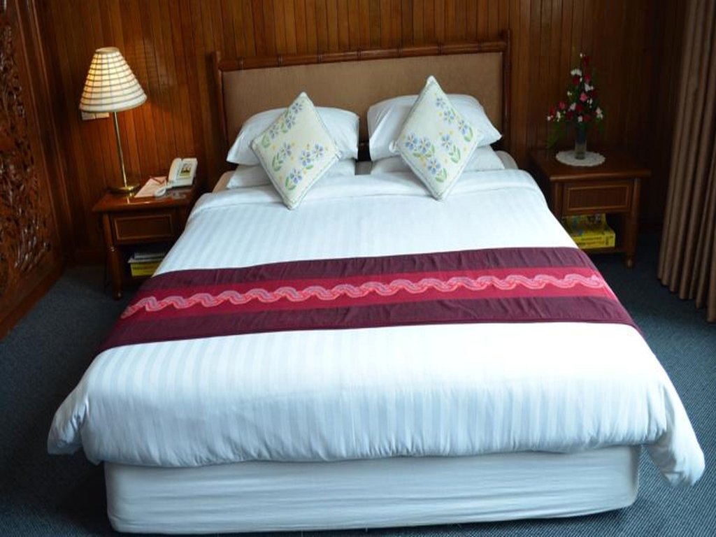 Фото Mya Yeik Nyo Royal Hotel Yangon