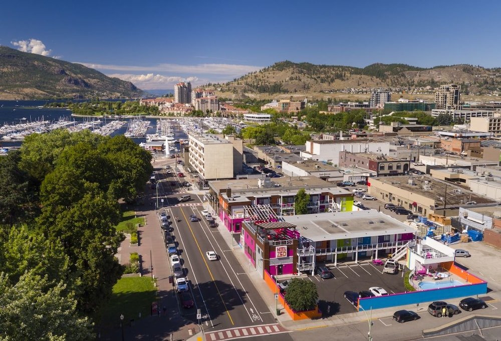 Фото Hotel Zed Kelowna