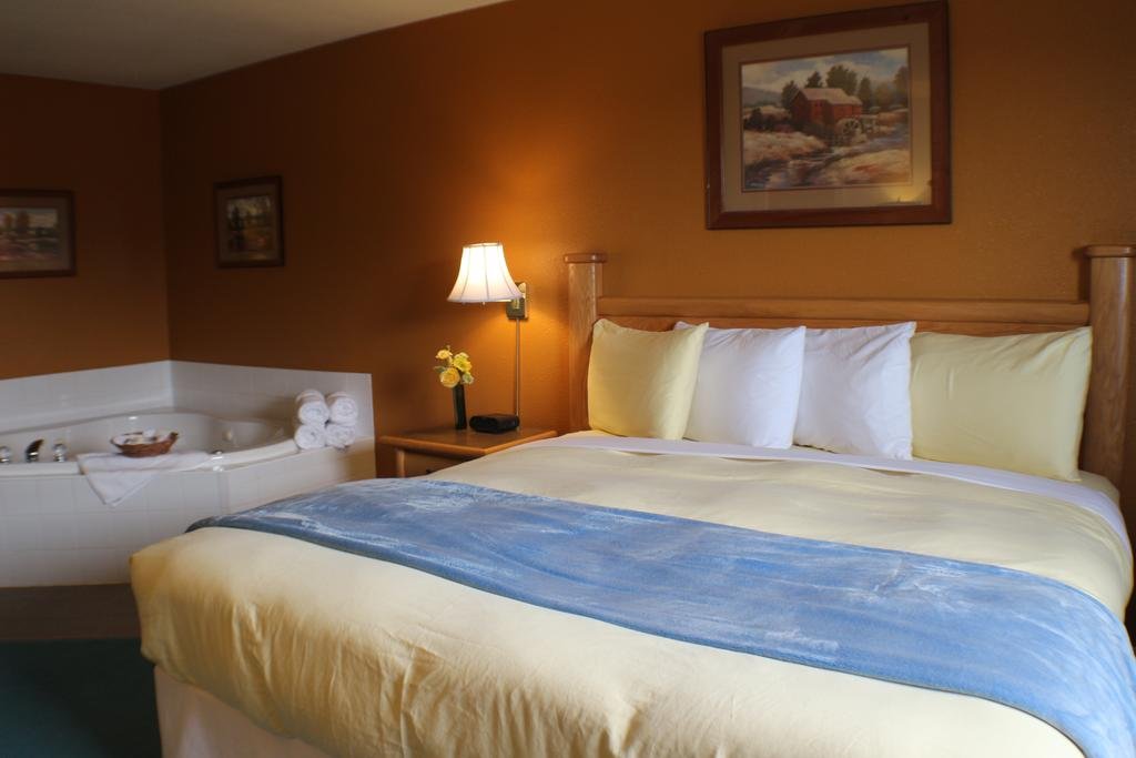 Фото R & R Inn & Suites