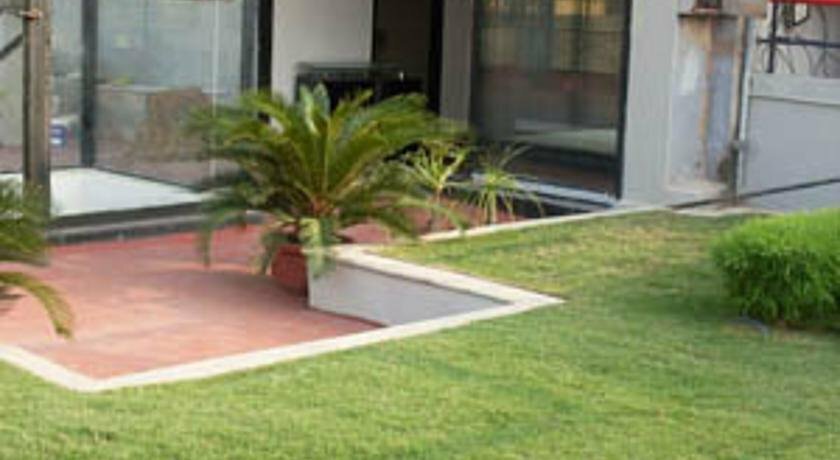 Hotel Dimensions, Lee Road, Calcutta, photo