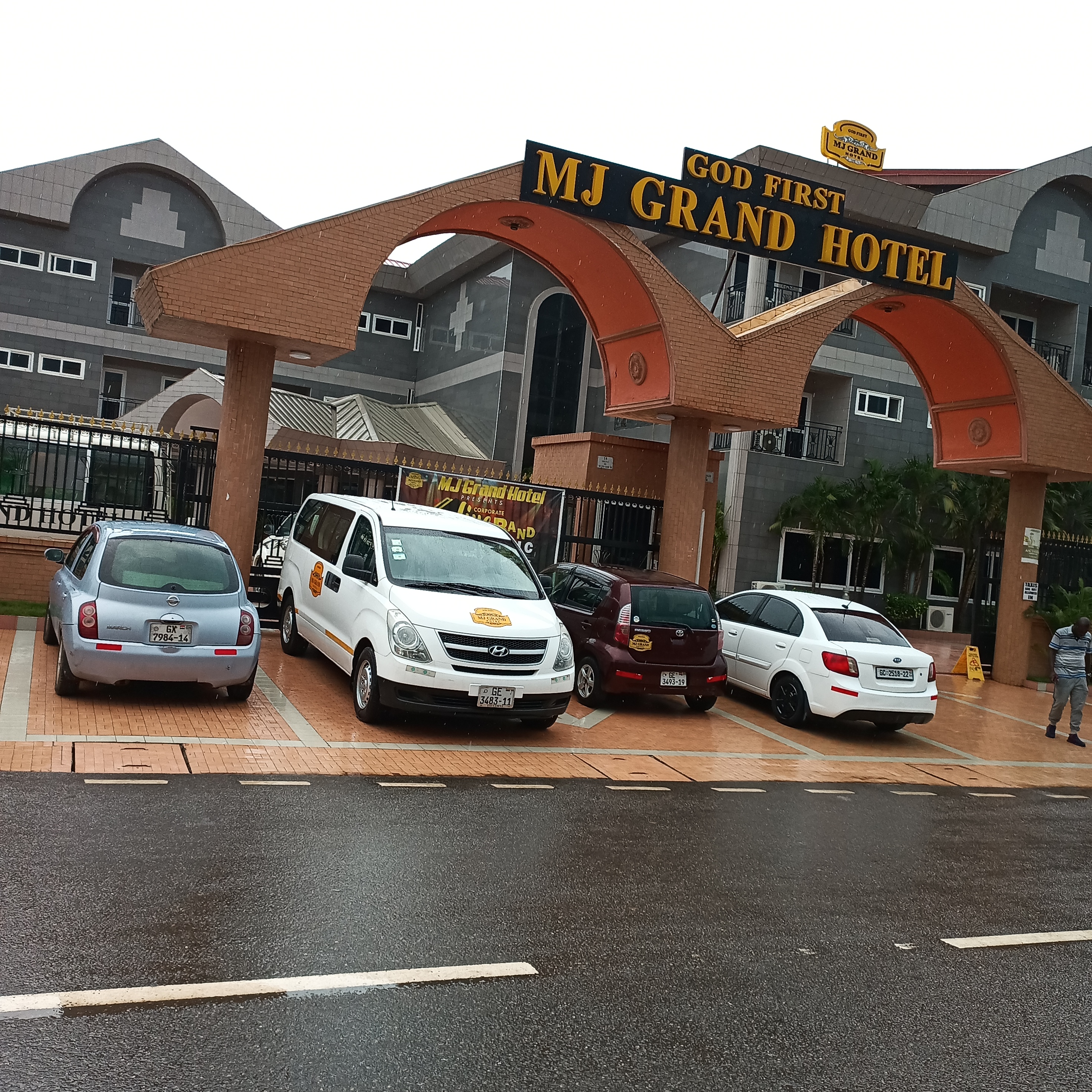 Фото MJ Grand Hotel