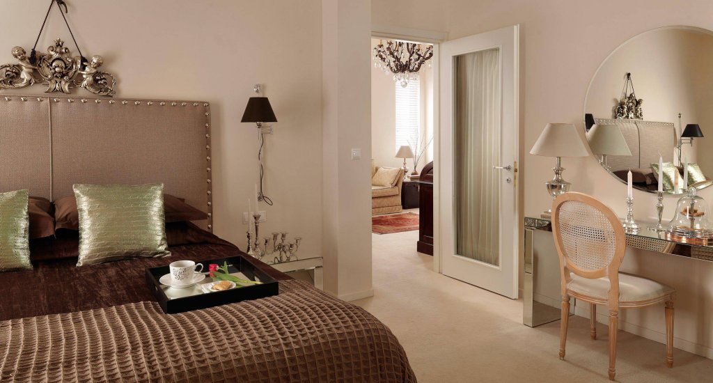 Фото Best Western Plus Embassy Hotel