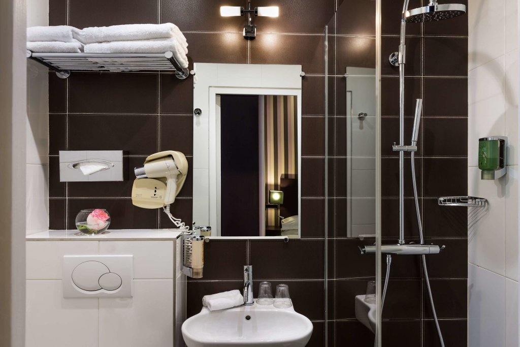 Фото Hotel Star Champs Elysées