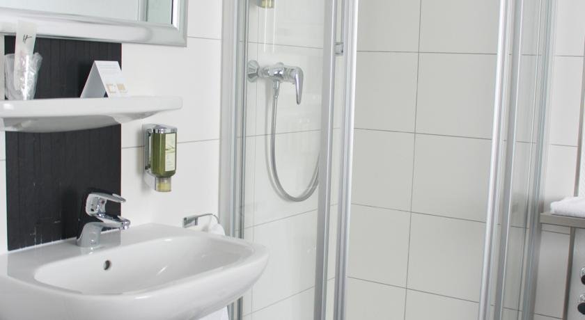 Фото Hotel H. E. Y. M. A. N. N.