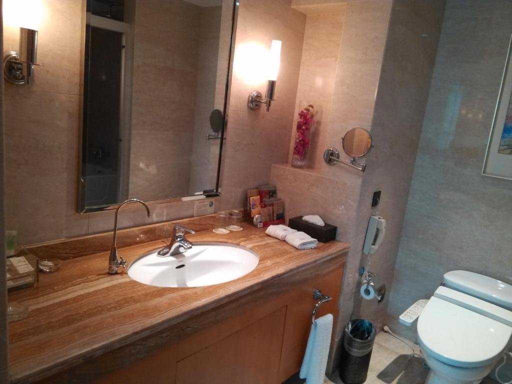 Фото Kunshan Yizui Crown Hotel