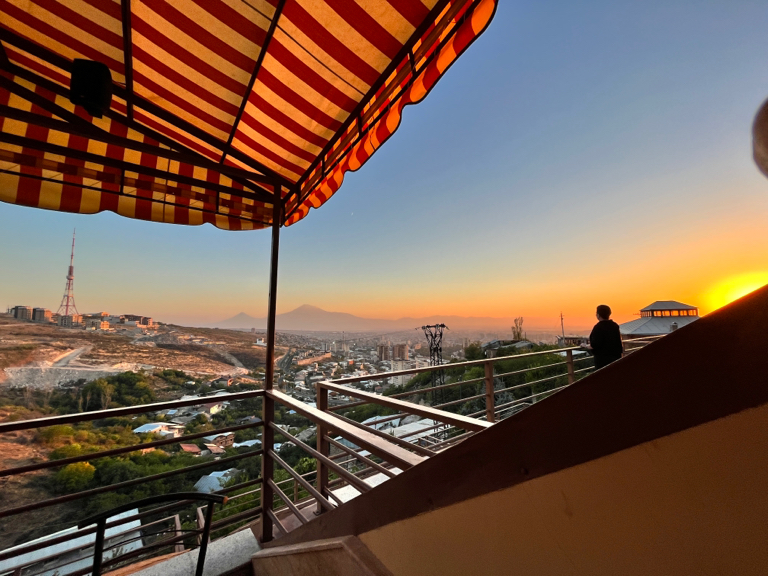 Фото Regineh Hotel