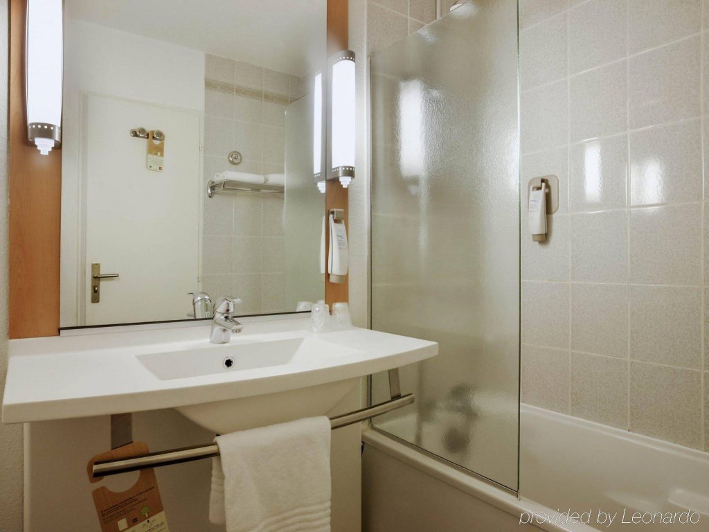 Фото EasyHotel Nice Palais des Congrès