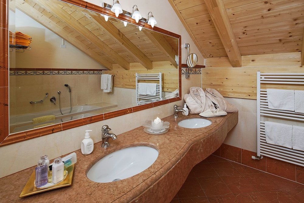 Фото Hotel Sassongher