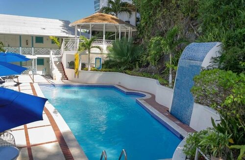 Гостиница Deja Resort в Монтего-Бей