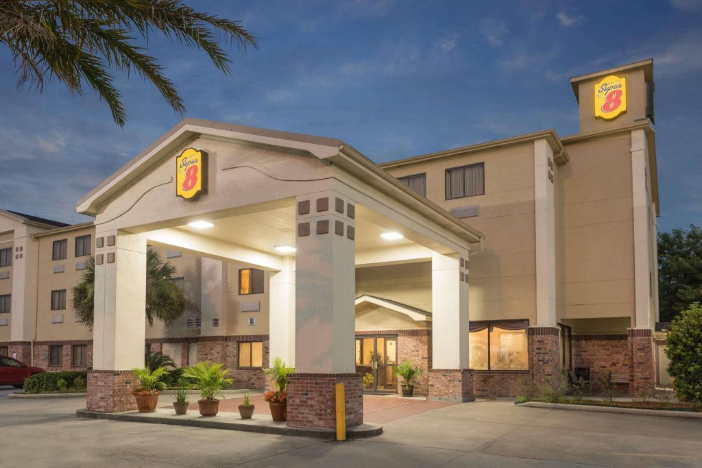 Фото Super 8 by Wyndham Duson Lafayette West Area