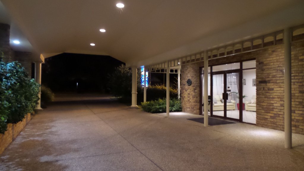 Фото Best Western Ambassador Motor Inn & Apartments