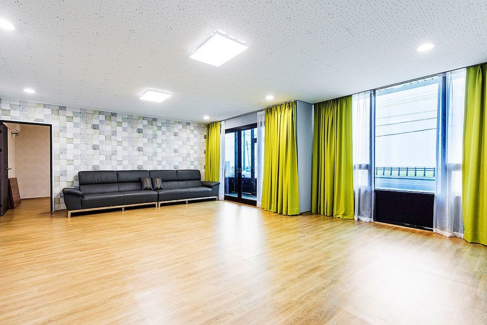 Фото Petit Jeju Victor