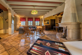 Фото Sarakino The House of Literature