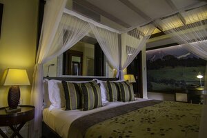 Гостиница Hemingways Nairobi