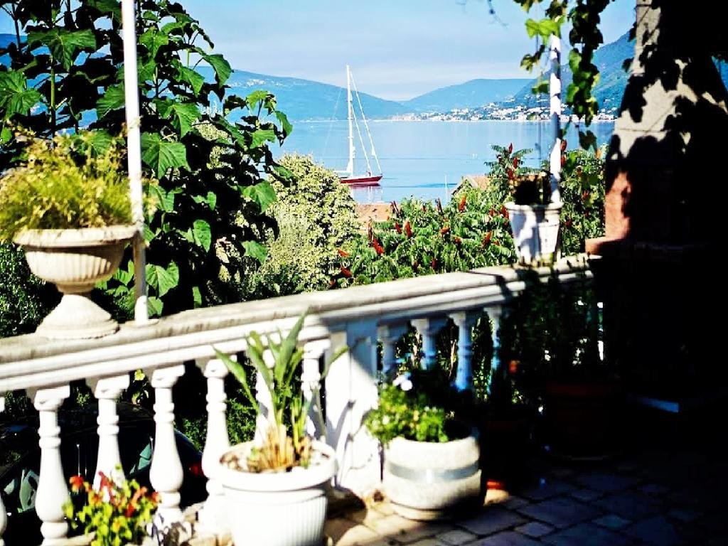 Фото Villa Lastva Apartments