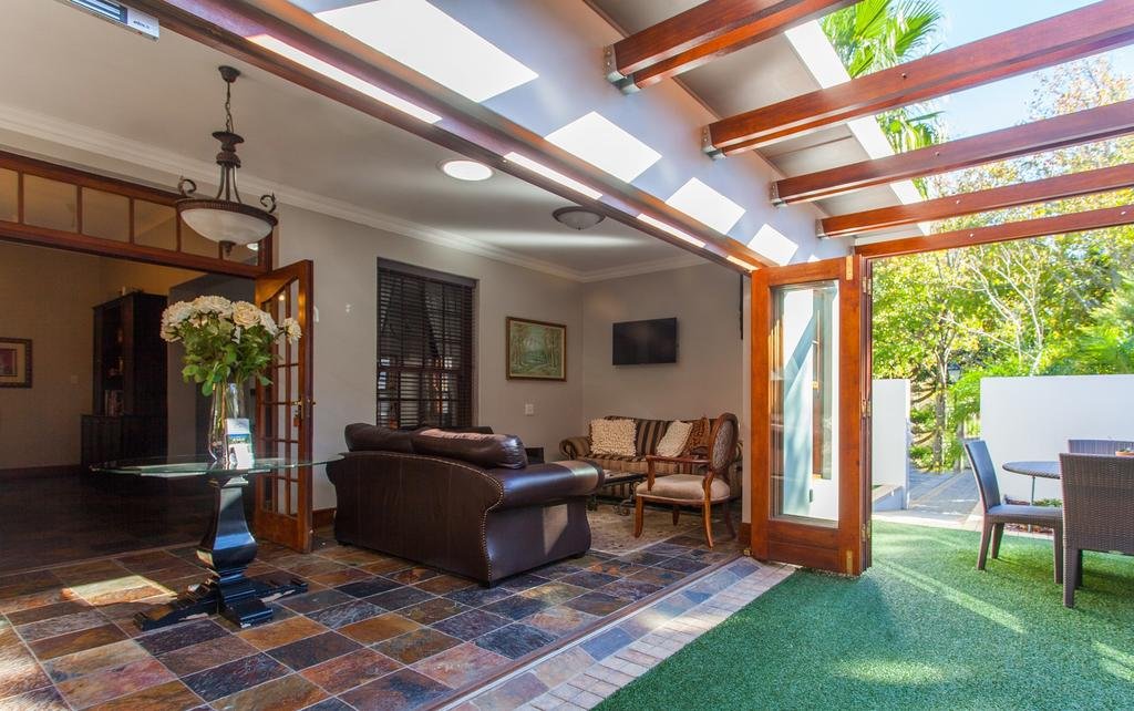 Фото 5 Seasons Guest House