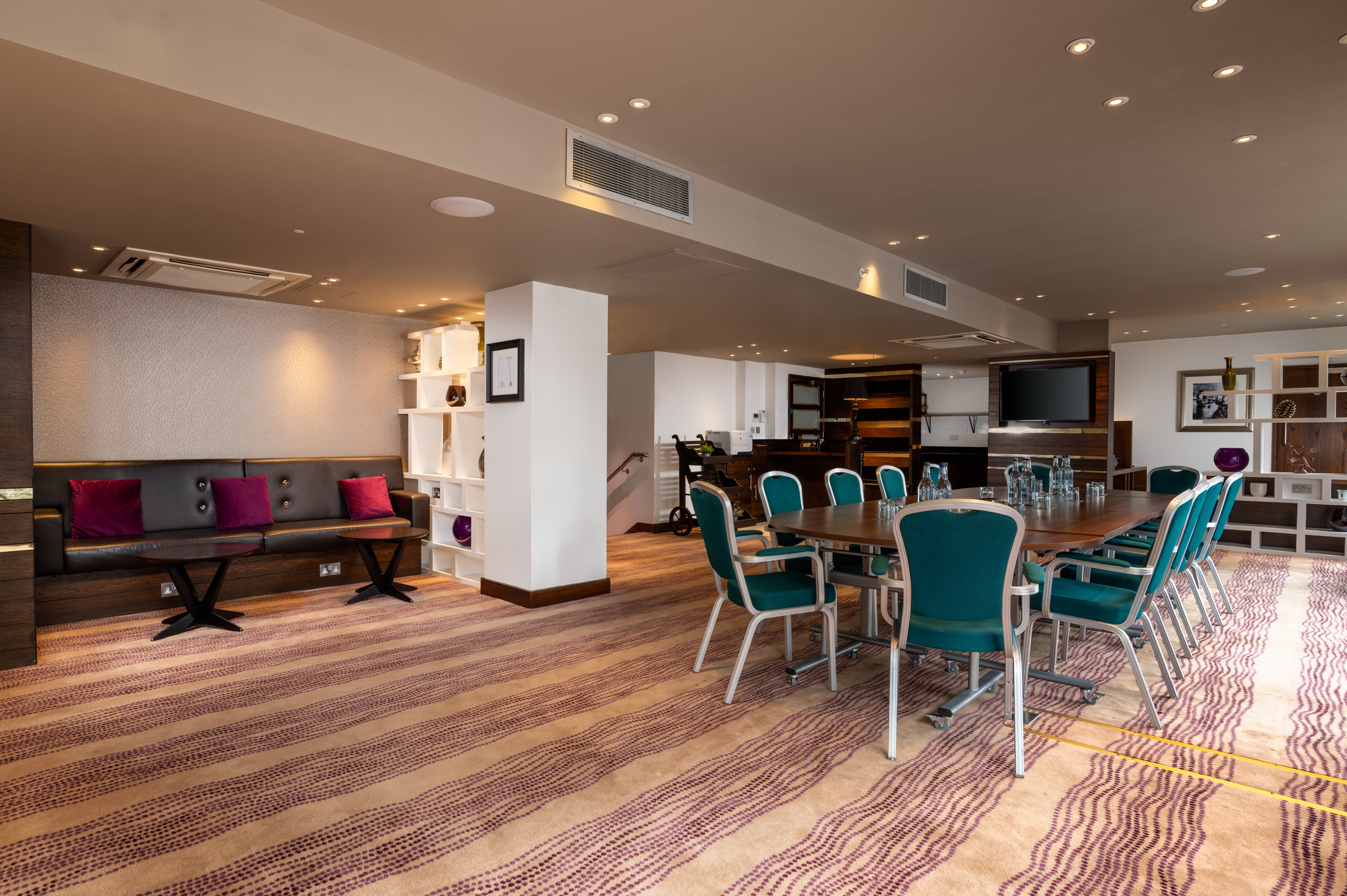 Фото Hilton London Olympia
