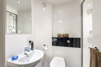 Фото Destiny Student - Shrubhill