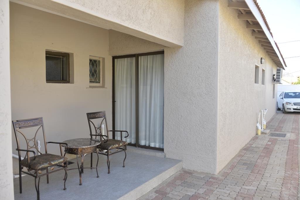 Фото Corner Cottage Bed and Breakfast