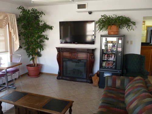 Фото Motel 6 Lethbridge