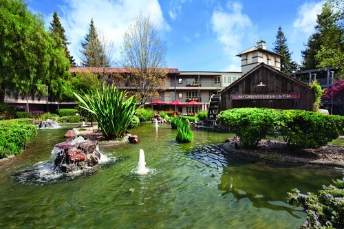 Гостиница Embassy Suites by Hilton Napa Valley в Напе