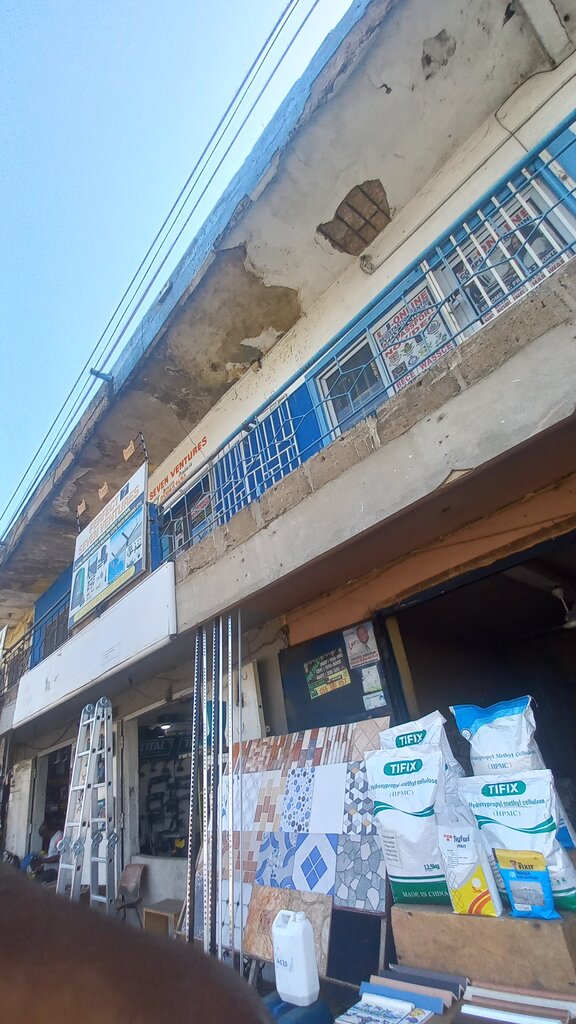 Internet cafe Lj Online Registration Center, Accra, photo