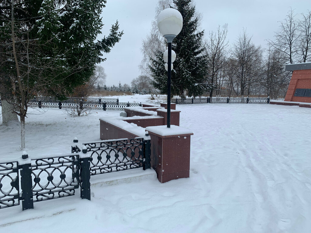 Памятник, мемориал Памятник Работникам Деревообрабатывающего Комбината, Погибшим в Великой Отечественной Войне в Городе Северске, Северск, фото