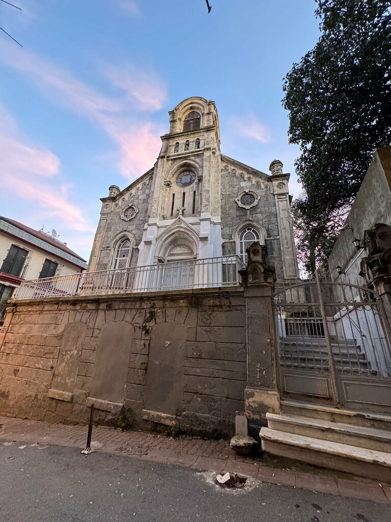 Protestant church Beyolu Aynalyichesh Protestant Church, Istanbul, photo