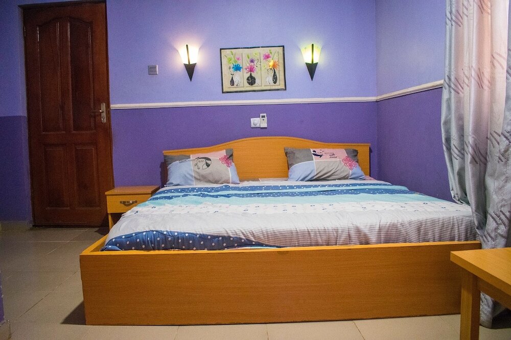 Фото White Rose Suites