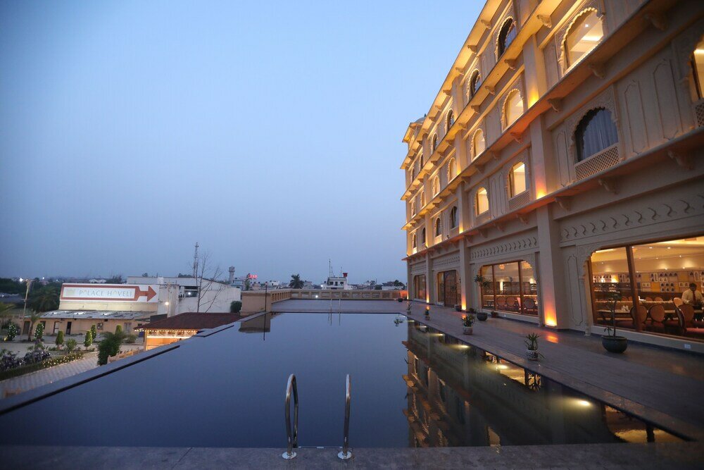 Фото Regenta Central City Vilas Palace Ambala