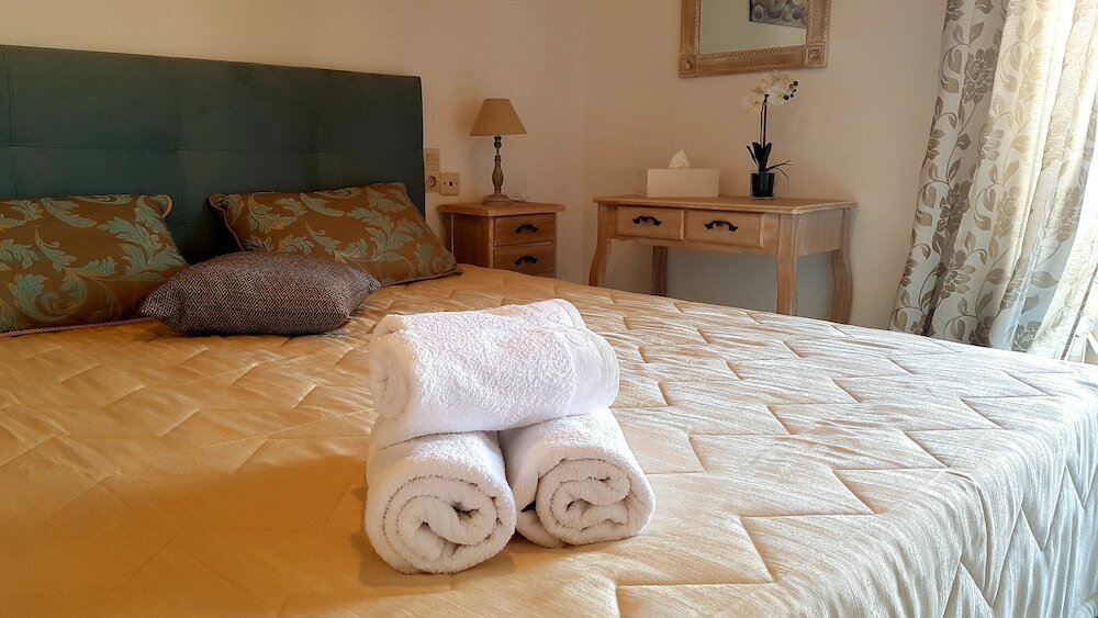 Фото Emmanouil Airport Beach Apartment