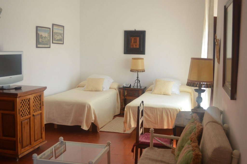 Фото Hotel Santa Isabel la Real