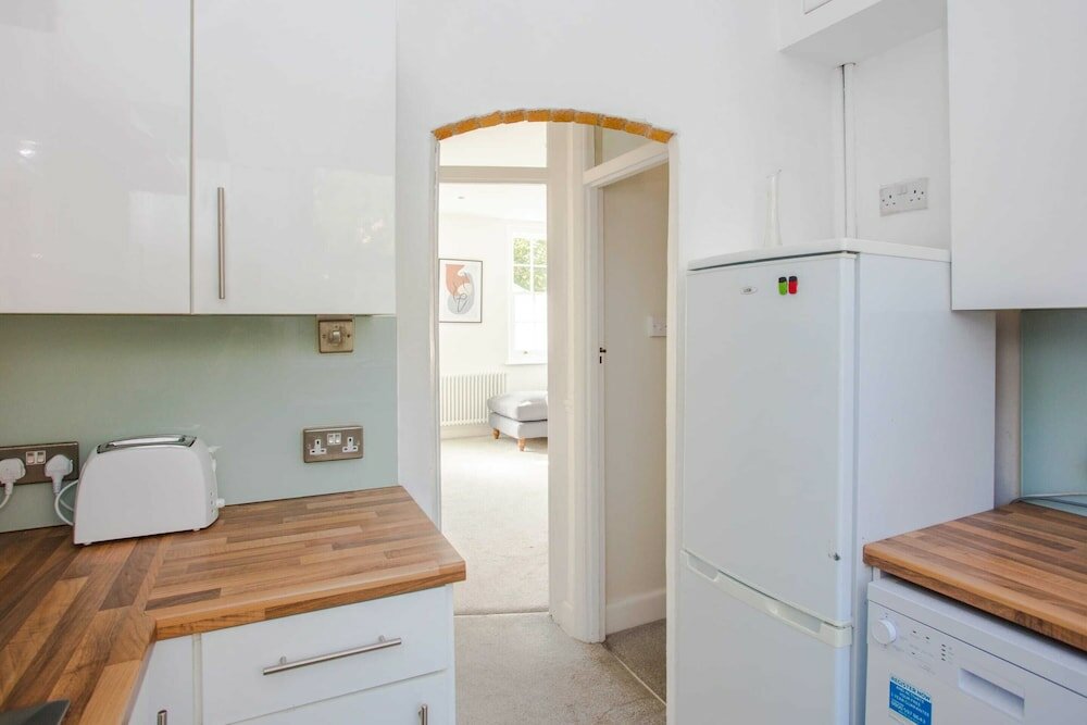 Фото Modern & Spacious 2 Bedroom Flat Near Clapham Common