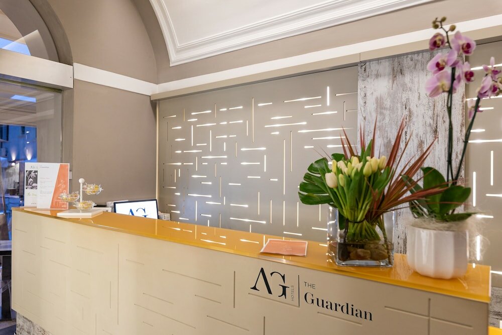 Фото Отель The Guardian