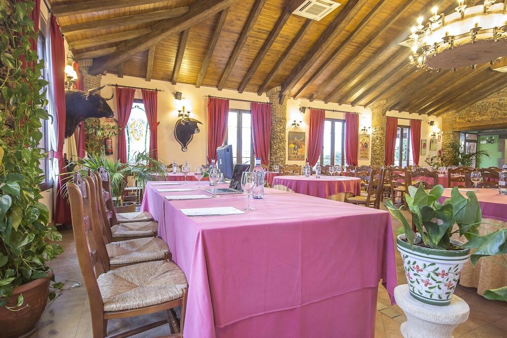 Фото Las Mayoralas