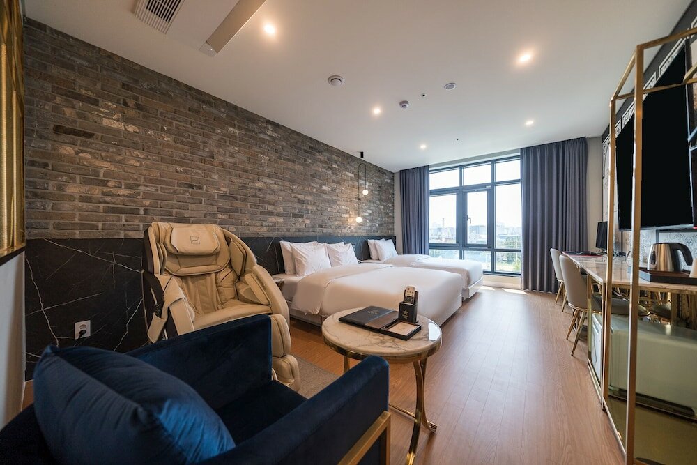 Фото Hotel Four Star