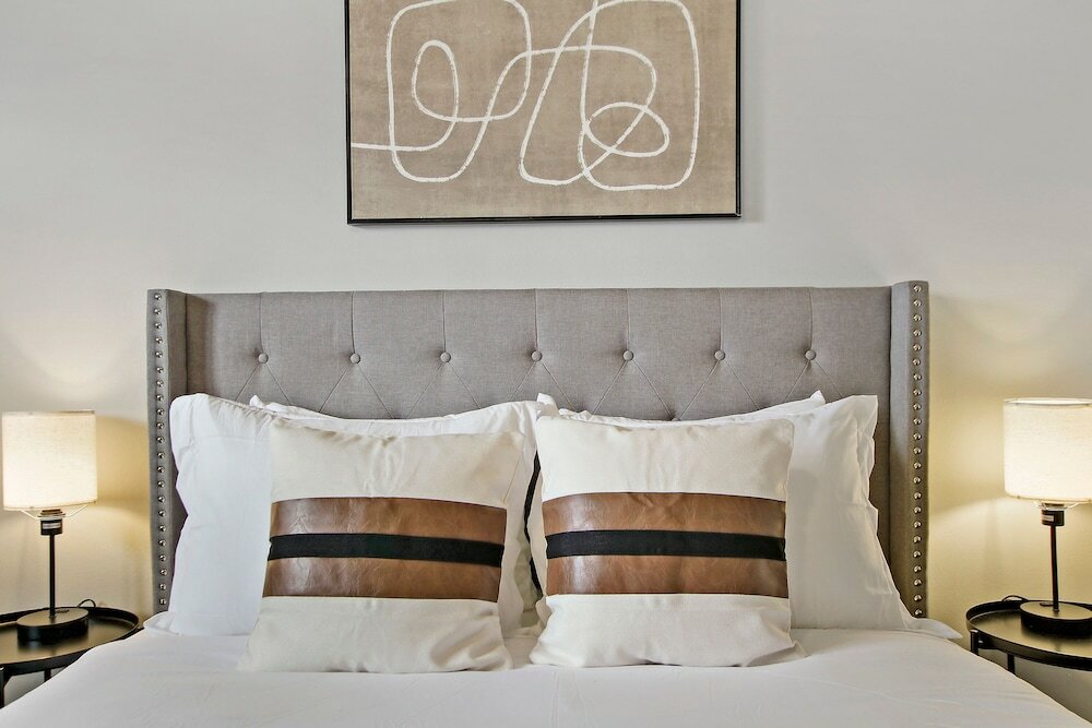 Фото Posh 1br Apartment in Arlington Heights