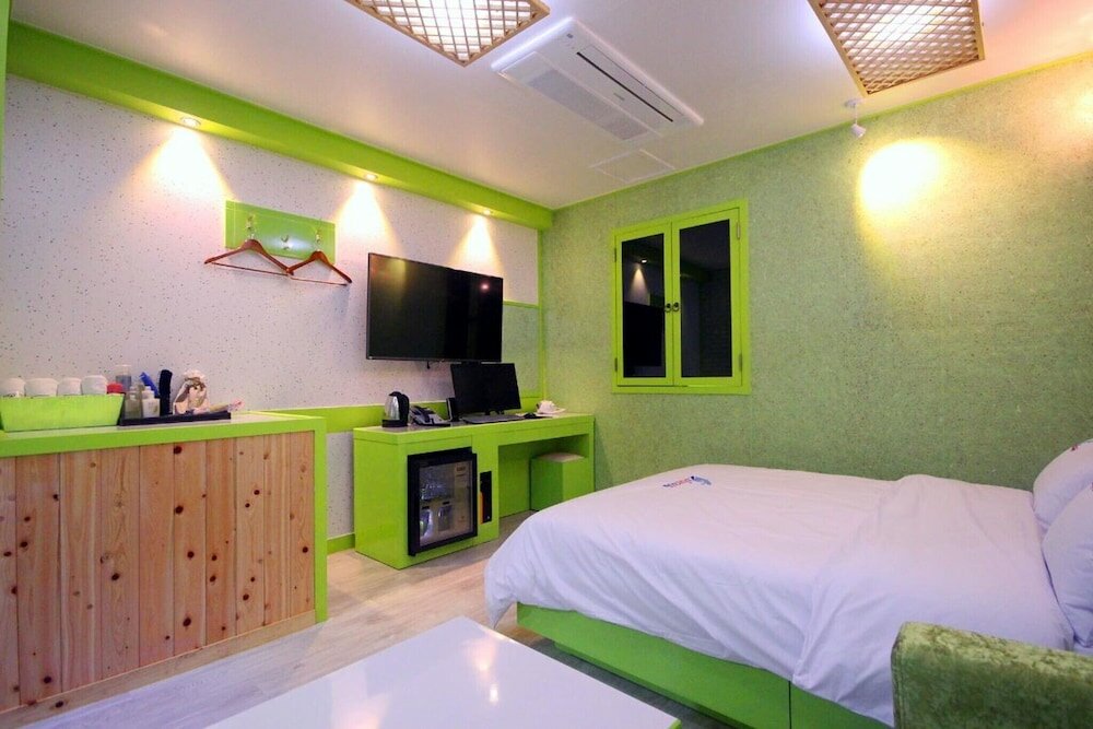 Фото Buan Gyeokpo Some Hotel