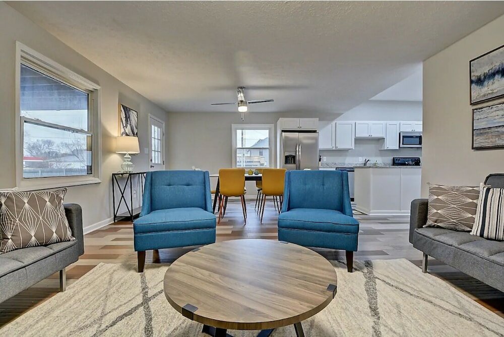 Фото Spacious 6br/3ba House w Parking! Sleeps 20!