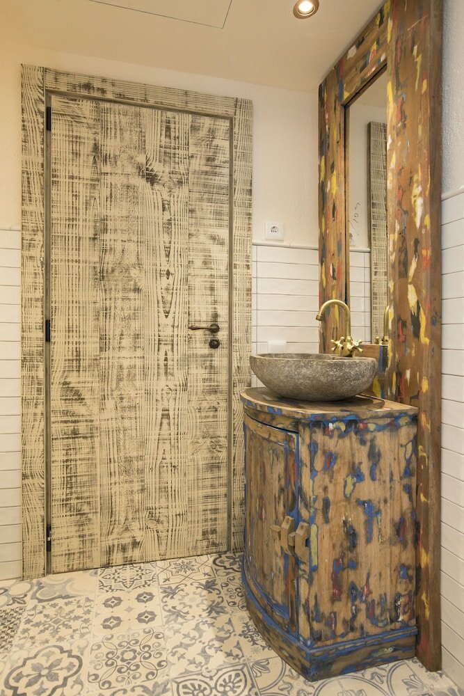 Фото La Bodega Suites