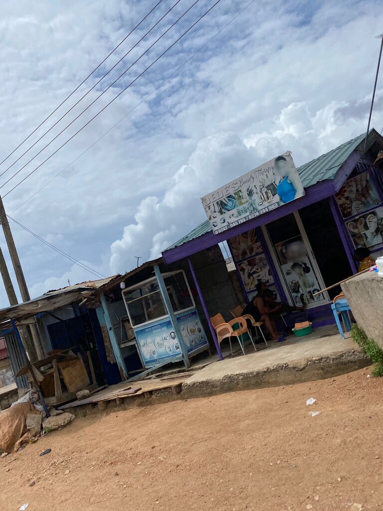 Beauty salon Dede's beauty therepy, Accra, photo