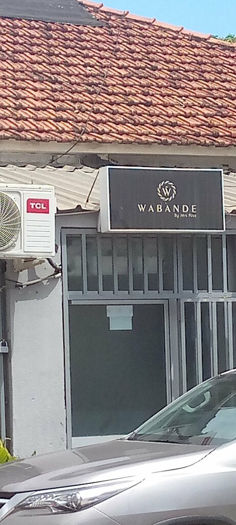 Beauty salon Wabande, Loanda, photo