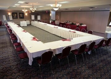 Фото Best Western Plus Village Park Inn